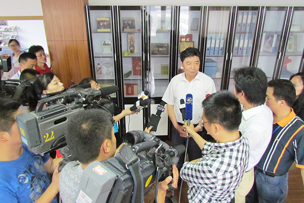 江浙滬閩贛皖6省市記者團來集團走訪采風。